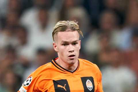 Arsenal start Mykhaylo Mudryk transfer talks but want Shakhtar Donetsk to lower £85m asking price..