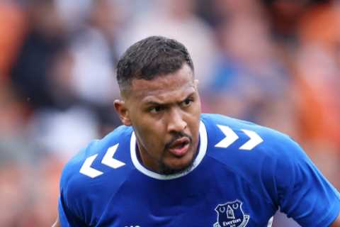 Everton rip up striker Salomon Rondon’s contract after just 31 games and three-goal haul