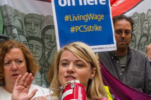 Whitehall chiefs set to ambush Ministers with demands to increase civil service pay