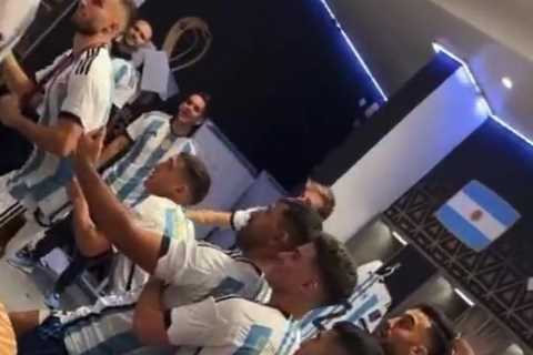 Watch Argentina goalkeeper Emi Martinez demand a minute’s silence for Mbappe in wild World Cup..