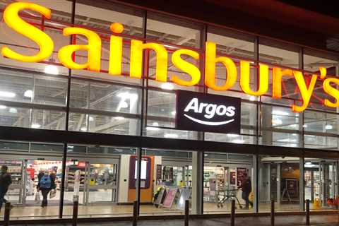 Sainsbury’s shoppers ‘appalled’ and threaten boycott after receipt rules leaves them feeling ‘held..