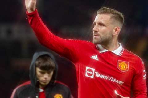 Man Utd star Luke shaw was so desperate to feature against Burnley he offered to play out of..