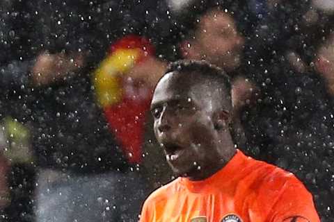‘Bid now’ – Chelsea should target transfer for World Cup winner Martinez after Mendy snubs contract ..