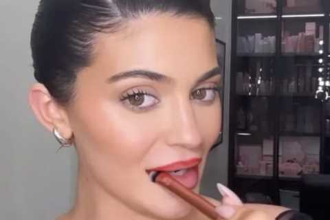 Kardashian fans slam Kylie Jenner’s bizarre beauty blunder in a new video saying it looks ‘weird’..