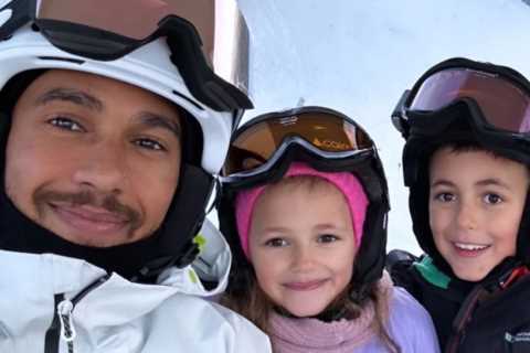 Lewis Hamilton plays Twister with his niece and nephew and brags ‘I won’ during skiing trip with..
