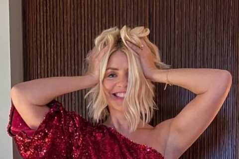 Holly Willoughby stuns in red sequinned jumpsuit as she counts down to New Year’s Eve