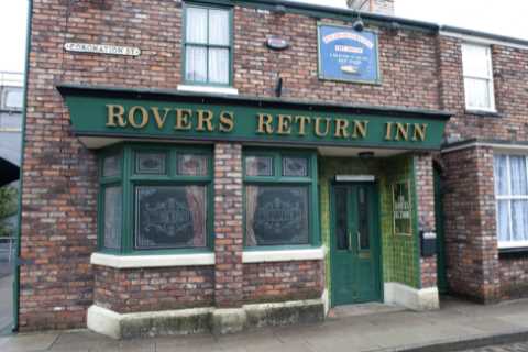 Coronation Street producer teases shock affair that will explode in June