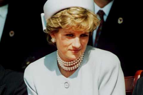 Prince Harry takes veiled swipe at mum Princess Diana’s famous Panorama quote and says ‘William and ..