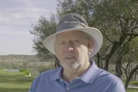 Legendary coach Dave Pelz has rebuilt four iconic golf holes in his garden and charges stars £25k a ..