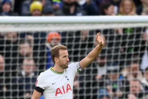 Tottenham 1 Portsmouth 0: Kane closes in on Greaves record as Spurs scrape past Football League’s..