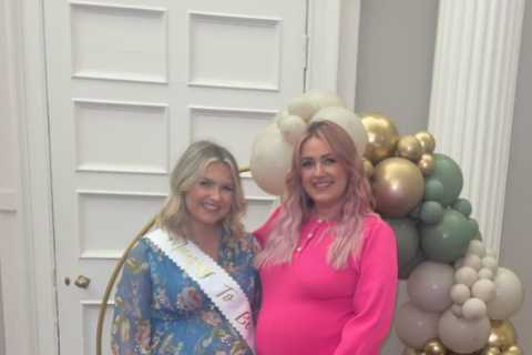 Gogglebox’s Ellie Warner looks glowing as she poses for snap with growing baby bump