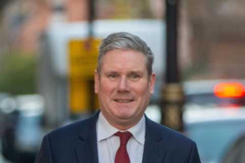 Sir Keir Starmer ‘flip-flops’ as he now backs privatising parts of NHS to push down waiting lists