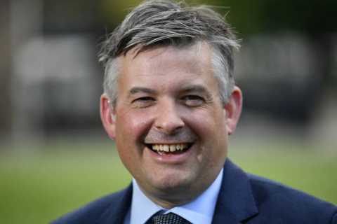 Major change to benefits revealed if Labour win power – but plan is slammed as ‘cynical’