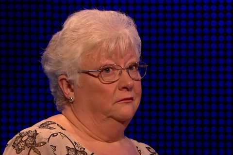 The Chase fans furious as contestant accepts shock cash offer after insisting she’s ‘not there for..