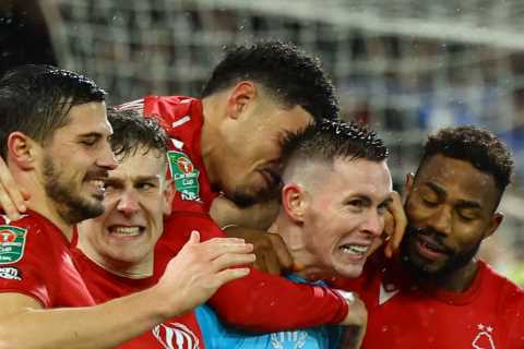 Dean Henderson the hero for Nottingham Forest in the shootout as Prem strugglers head to semi-finals