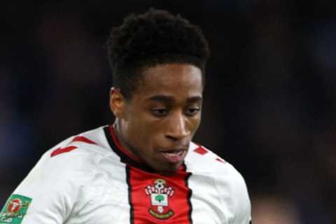 Man Utd and Chelsea in Kyle Walker-Peters transfer fight as Erik ten Hag targets shock move for..
