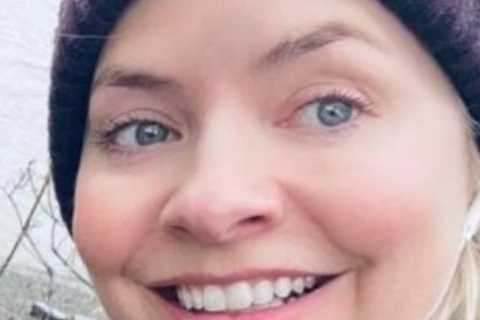 Holly Willoughby looks stunning in makeup free photo as she takes dog Bailey for a walk