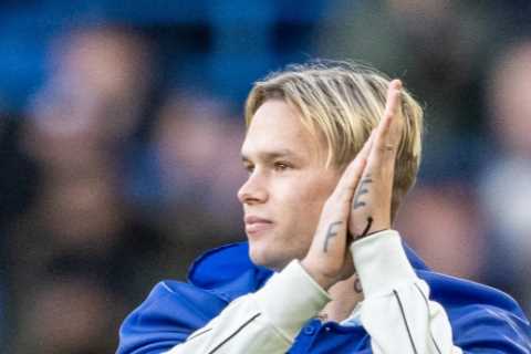 Reason Arsenal pulled out of Mykhailo Mudryk transfer revealed… with Mikel Arteta happy for him to..