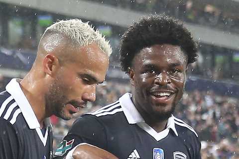 Sunderland starlet Josh Maja linked with £4m Fulham January transfer from Bordeaux