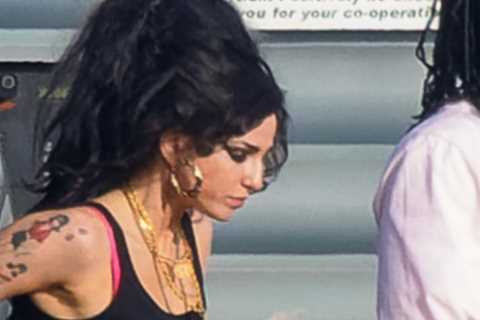 Marisa Abela is joined by a fake Blake as she films Amy Winehouse scenes for biopic
