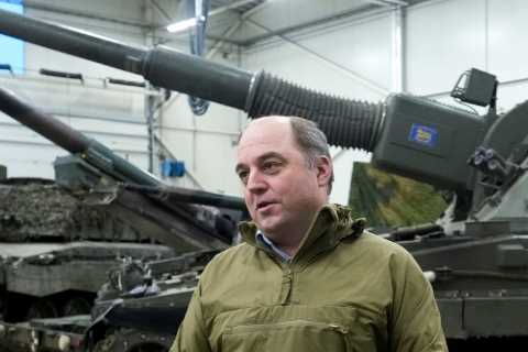Defence Secretary Ben Wallace urges more countries to send tanks to Ukraine