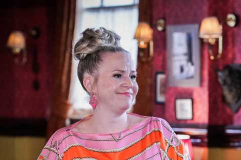 EastEnders fans believe that show legend will buy the Queen Vic pub in major twist
