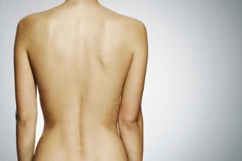 The ‘silent’ cancer symptom you can spot in your back – and 3 signs you must know