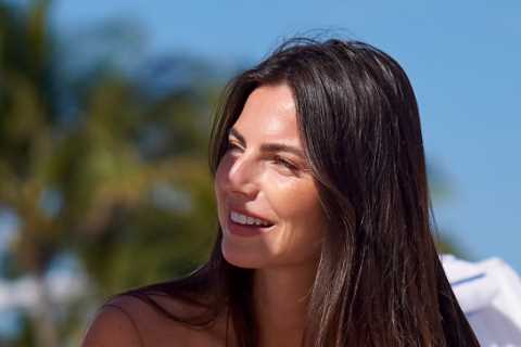 Max Verstappen’s stunning girlfriend Kelly Piquet shows off amazing beach body in £15..
