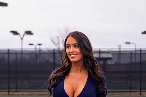 World’s sexiest tennis influencer Rachel Stuhlmann has fans hot under the collar with busty display ..