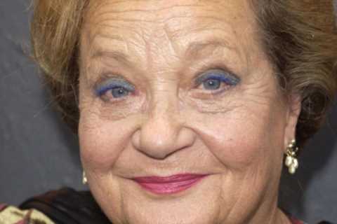 Sylvia Syms dead – The Queen and EastEnders star dies aged 89 as family pay tribute to her ‘amazing ..