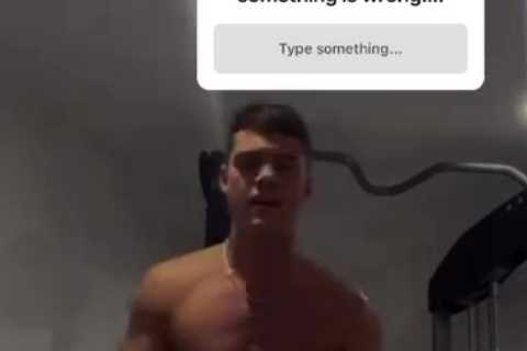 Former Love Island bombshell shows off impressive singing talents while working out