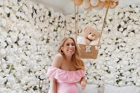 Inside Stacey Solomon’s last minute baby shower hosted in her kitchen — with flower wall, balloons..
