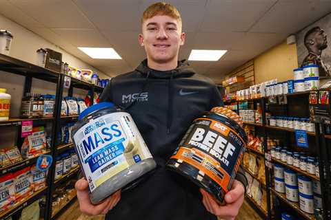 I’m 16 and skipped college… now I have my own STORE – here’s how I did it