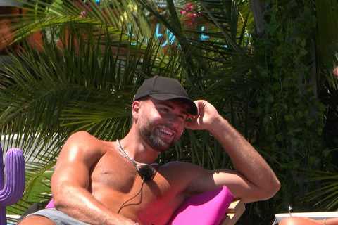 Furious Love Island fans all say the same thing as Ron AND Tom hit on bombshell Samie