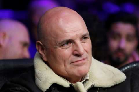 ‘You’re leaving on a stretcher!’ – John Fury sends chilling message to Jake Paul as son Tommy..
