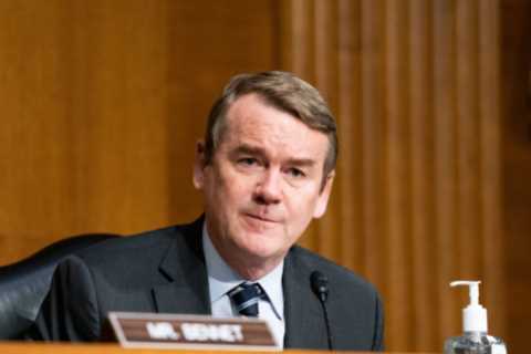 Senator Calls on Apple and Google to Ban TikTok in App Stores