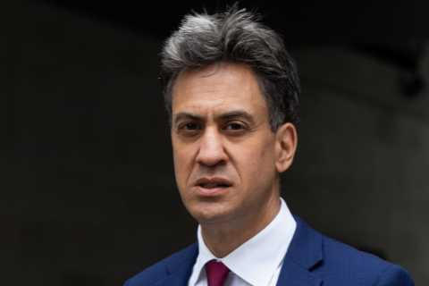Ed Miliband U-turns on his demand for Britain to ditch fossil fuels – admitting we’ll need them for ..