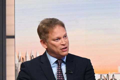 Migrants entering UK illegally ‘shouldn’t get rights’, declares Grant Shapps