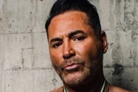 Oscar De La Hoya strips naked to show off abs that stunned boxing fans after admitting he ‘got help ..