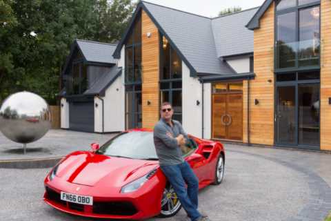 Building Britain’s Superhomes viewers have a lot of complaints about host Guy Phoenix