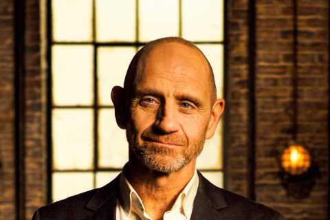 Who is Dragons’ Den presenter Evan Davis?