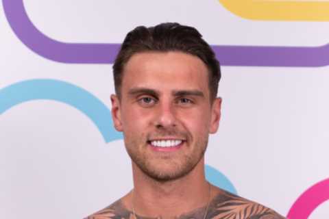 Who is Love Island bombshell Bayley Mummery?