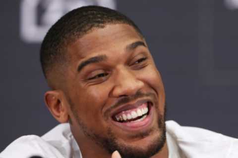 Anthony Joshua will face Tyson Fury this summer with blockbuster fight back ON if Oleksandr Usyk..