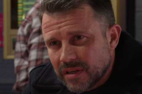 EastEnders fans swoon over ‘fit’ Walford favourite as they return to soap after seven years