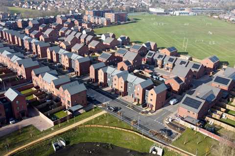 We live in Britain’s ‘cheapest estate’ after buying homes for £1 – it’s like an old-fashioned..
