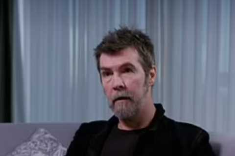 Comedian Rhod Gilbert opens up about cancer diagnosis saying ‘it p***ed me off’