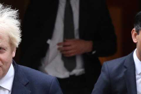 Boris Johnson branded a hypocrite after warning Rishi Sunak not to ditch hardline Brexit threats