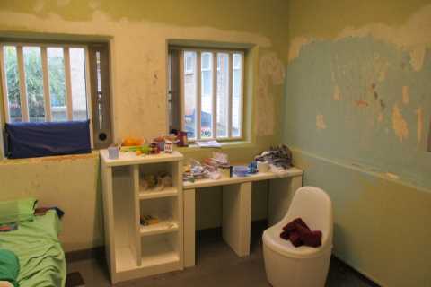 Lags will soon be held in ‘portacabin’ cells as ‘prisons are full to the brim’