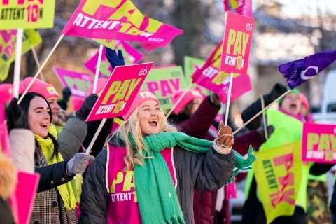 Teacher strikes next week must be STOPPED if unions want fresh pay talks, ministers say