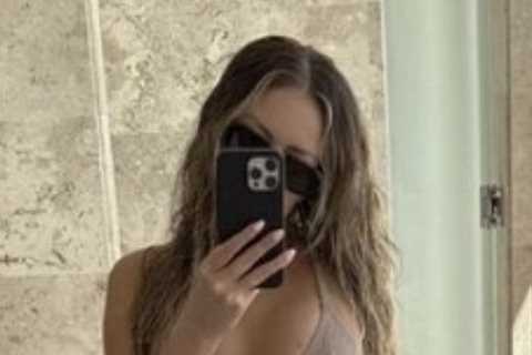 Paulina Gretzky looks stunning in nude bikini for mirror selfie as she shows off incredible body..